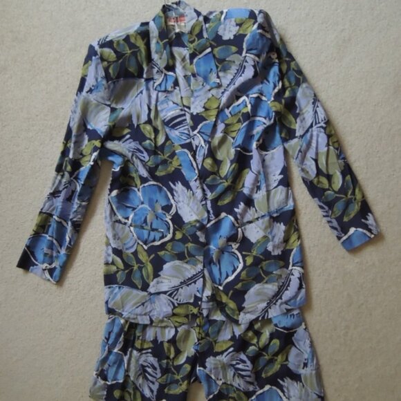 Ladies 2 Pc Walking Shorts Suit Size L (Size M) Jacket Blazer + Skort Set - EUC - Picture 2 of 12